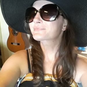 Meet your Posher, Christina